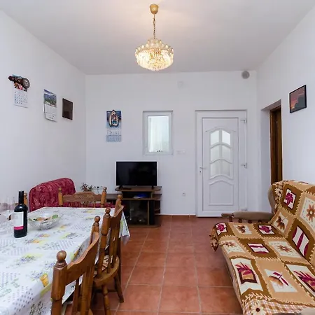 Apartman Mirko R *