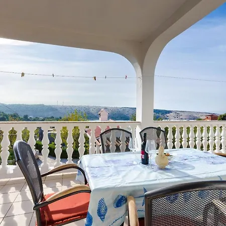 Mirko R Apartman Lopar