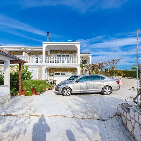 Mirko R * لوبار