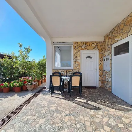 Mirko R Apartamento