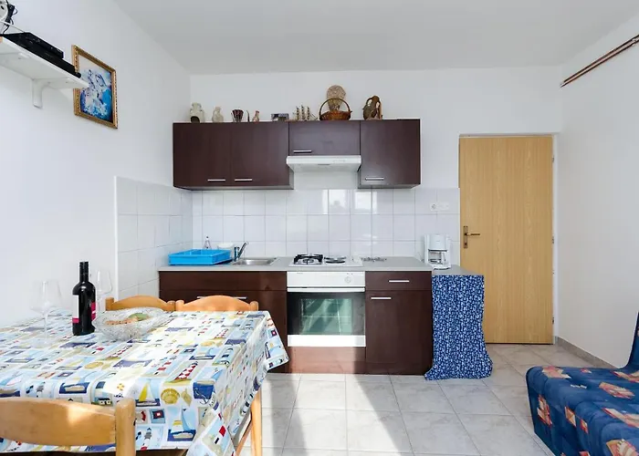Mirko R Apartment